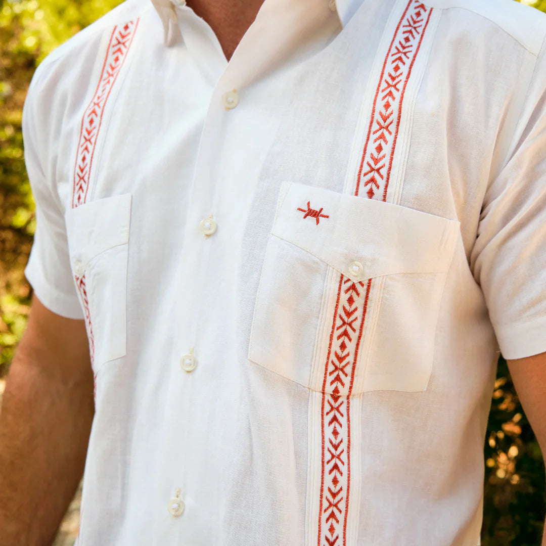 Tejas Guayabera - CHIEFFALO americana