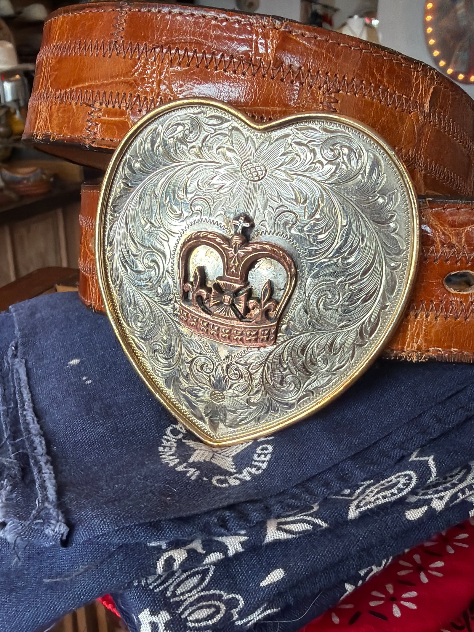 Heart Crown Buckle