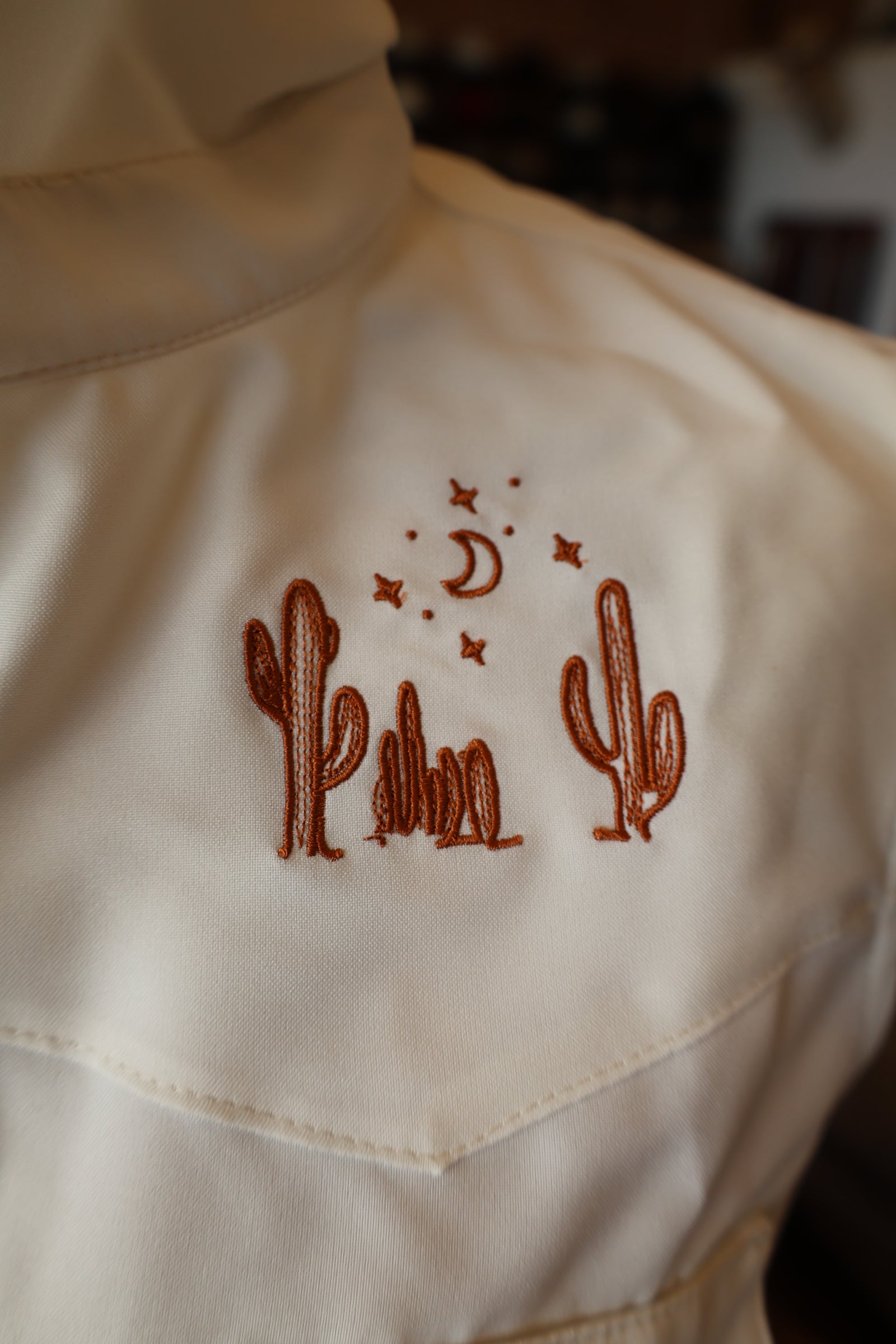 Cap Sleeve Pearl Snap with Embroidery