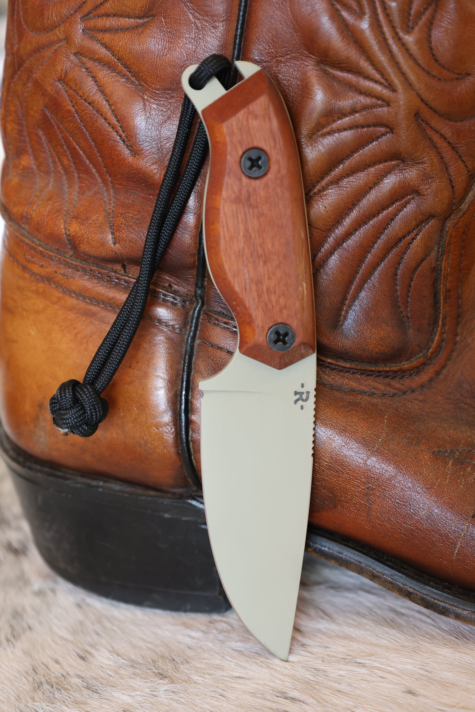 Desert Tan Coyote Blade