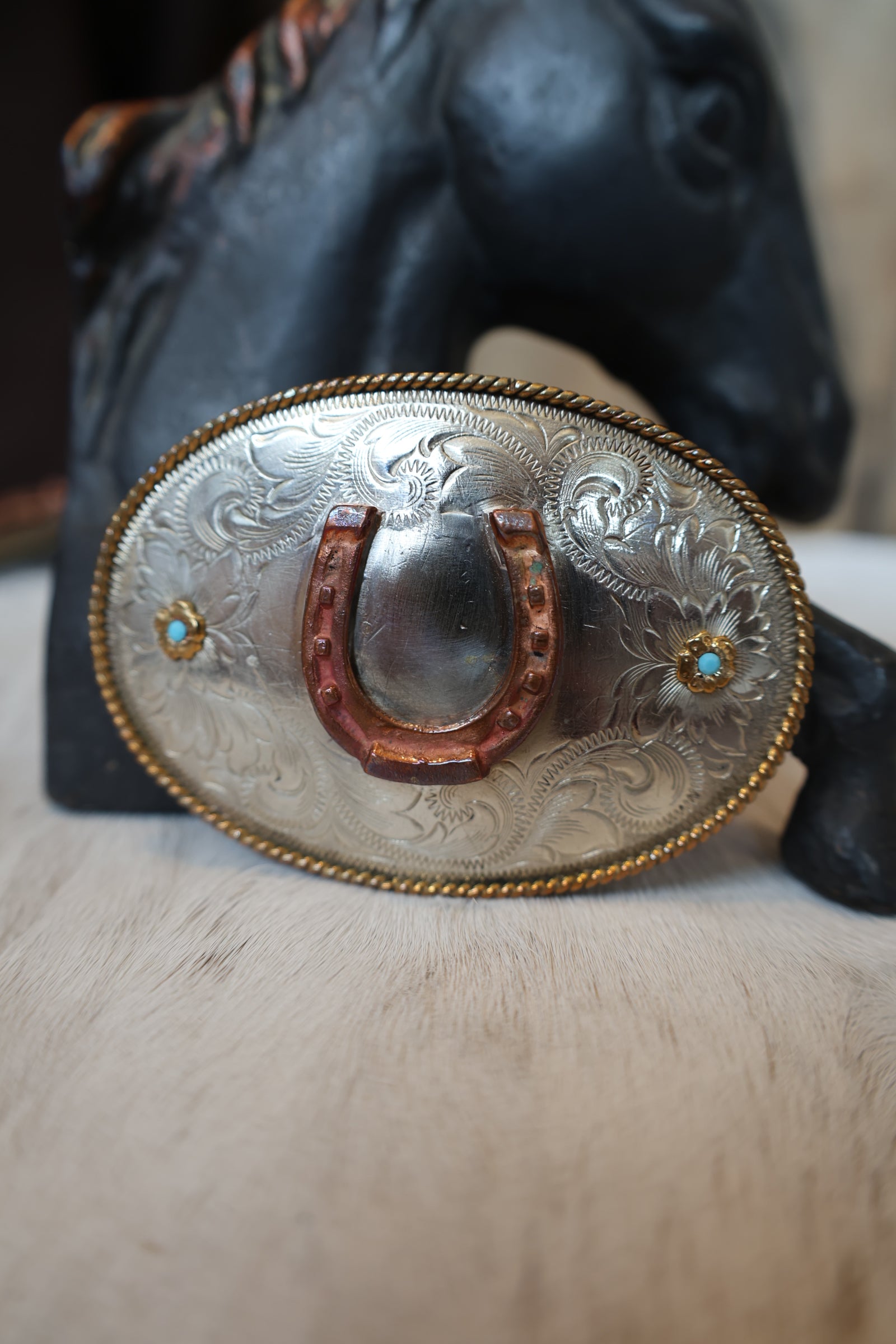 Horseshoe Buckle with Turquoise Flowers