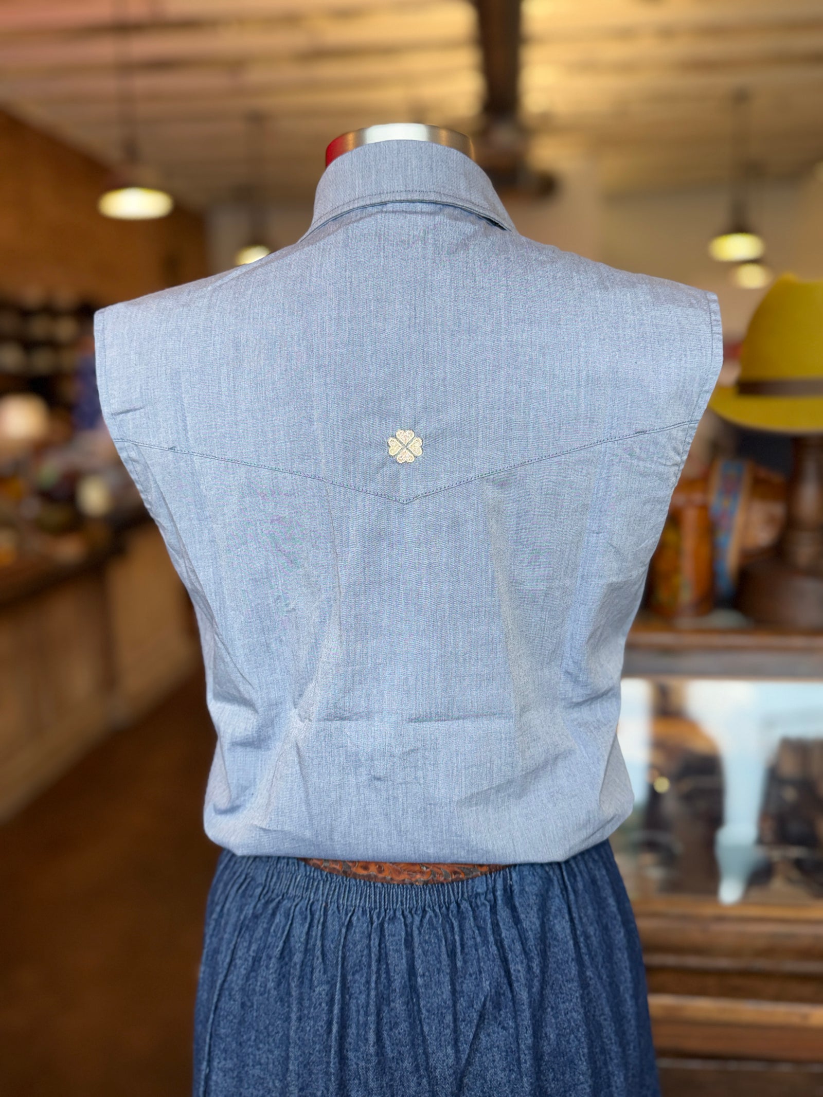 Cap Sleeve Pearl Snap with Embroidery