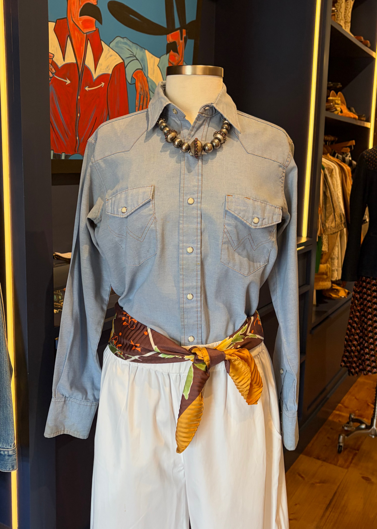 Women's Wrengler Chambray Snap Bottle Blouse