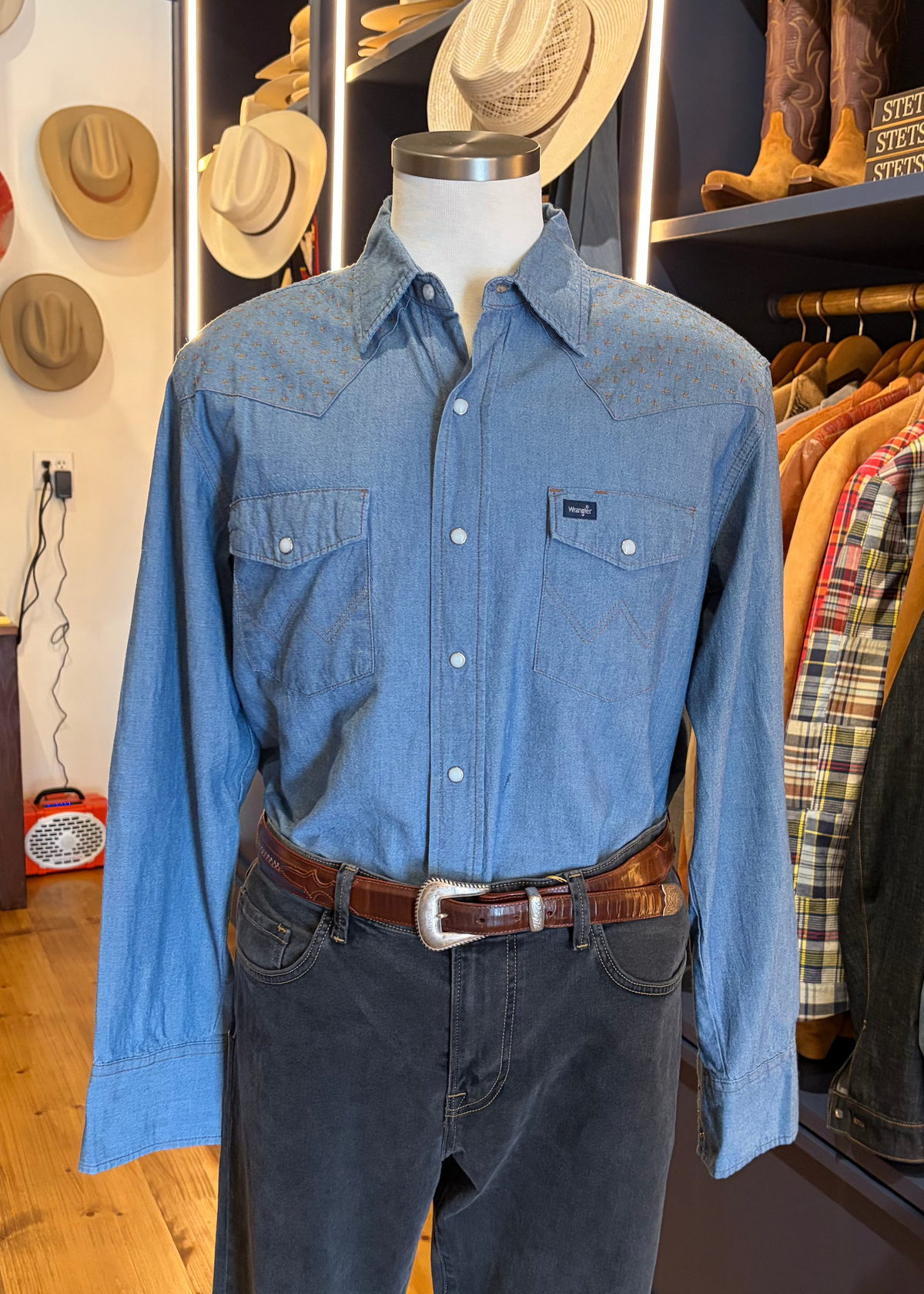 Men's Denim Wrangler Sashiko Embellished Detailed Shirt
