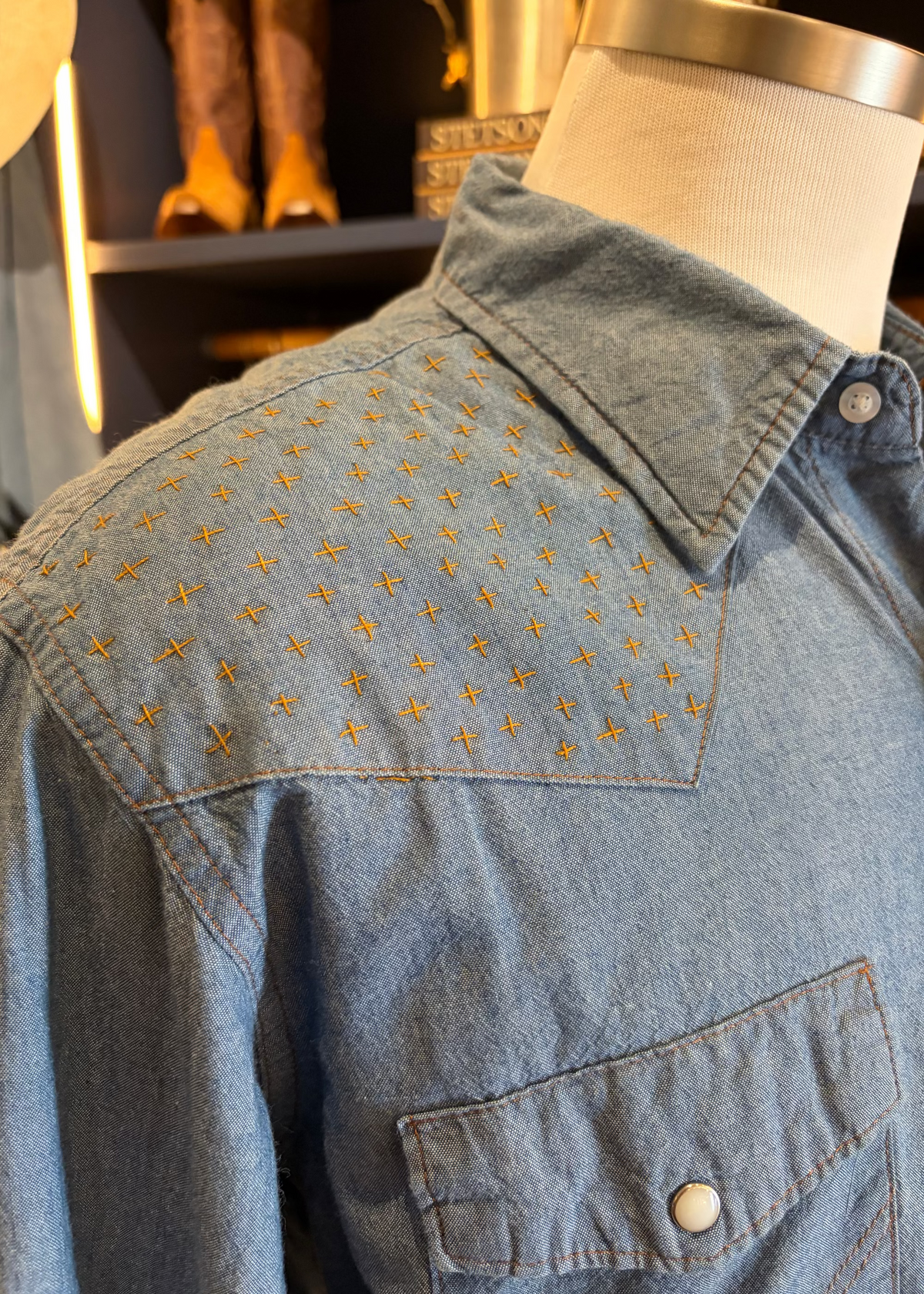 Men's Denim Wrangler Sashiko Embellished Detailed Shirt